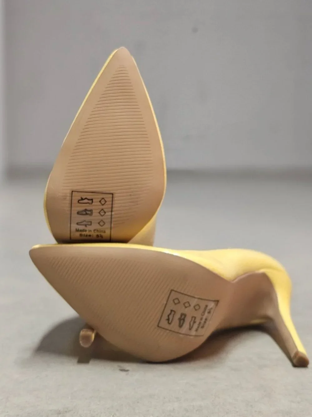 Yellow High Heel Pumps With Faux Snakeskin Texture & Pointed Toe Design - Picture 14 of 16